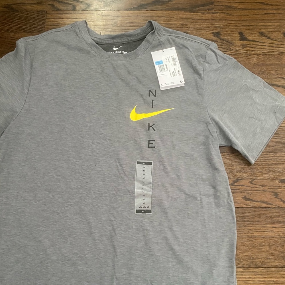Nike Mens Dri Fit Tee Size Medium